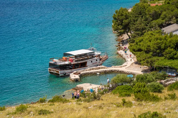 Stop at Katina Island